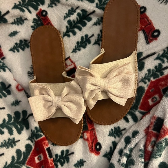 Shoes - Elegant Cream Bow Slide Sandals